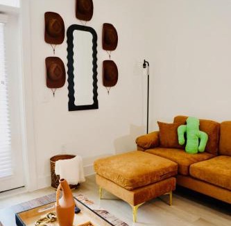 McNeil Apartment | North Austin Gem - Minutes to Domain - WiFi - Pool