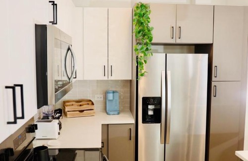 McNeil Apartment | North Austin Gem - Minutes to Domain - WiFi - Pool
