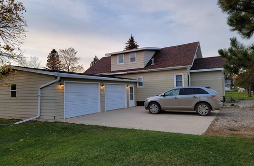 Stutsman County House | North Dakota sportsman's paradise!
