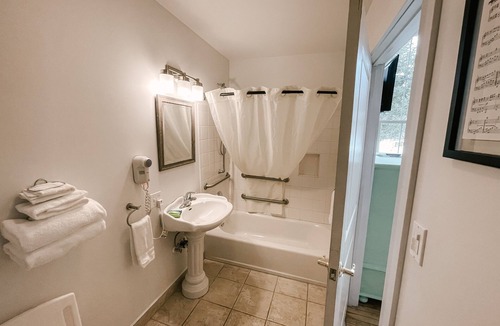 Bonners Ferry Bed & Breakfast | Northside School B&B