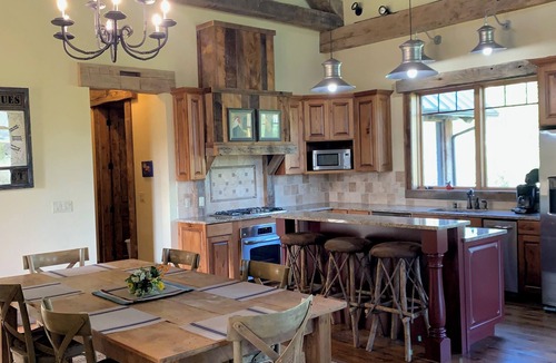Divide Cabin | nRiverfront Timber-framed Hunting Lodge; Ideal SW Montana location; Wi-Fi