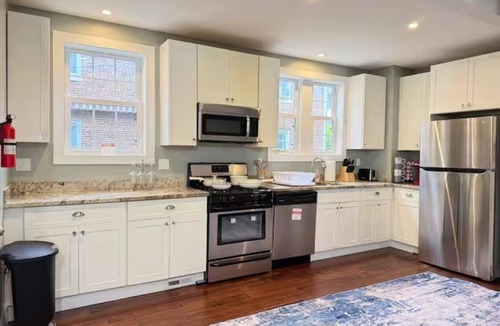 North Side Apartment | NYC 28 min, 4min walk 2 train, 3 Kings, Patio, W/D