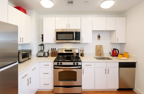 Central Park North Apartment | NYC Studio with Private Bathroom & Kitchenette