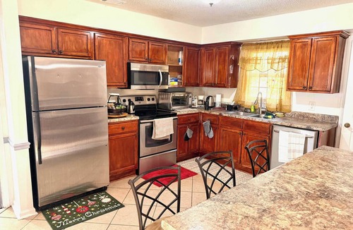 Statesboro House | Oak Leaf Retreat | Spacious Family Home near GSU
