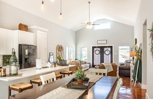 Spring Branch House | Oaks Ranch- Gorgeous Home near Guadalupe River State Park