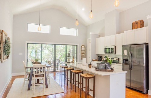 Spring Branch House | Oaks Ranch- Gorgeous Home near Guadalupe River State Park