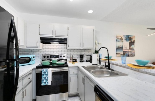 Titusville Apartment | Oasis 105 - Blue Bliss