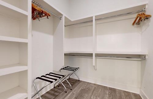 Chestnut Hill Apartment | Oasis on 2nd #301