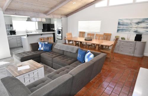 Hollywood House | Ocean Blue
