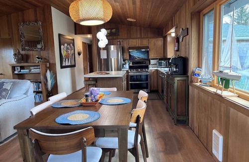 Long Beach Cabin | Ocean-front Cedar Cabin, Dog friendly, Birdwatcher's paradise!