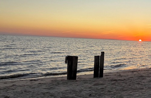 Ocean Springs House | Ocean Front Private Beach 3 Bedroom House In Ocean Springs with AC and Lift