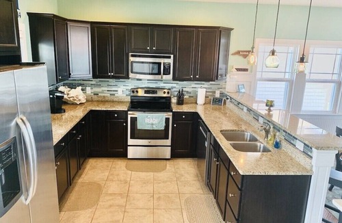 Scotch Bonnet Soundside House | Ocean & Sound Views! 4BR Sleeps 11, Elevator, Beach Steps Away