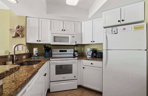 Myrtle Beach Condo | Ocean View Beach Suite w Lazy River