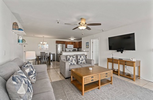 South Mission Beach Condo | Ocean View Dream - Massive Private Deck & Grill
