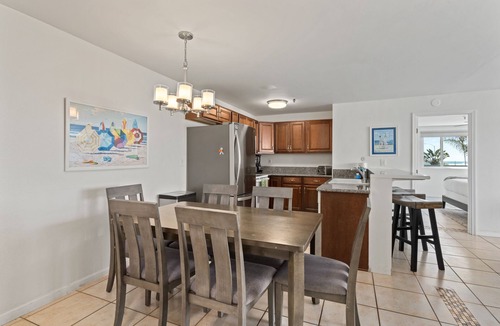South Mission Beach Condo | Ocean View Dream - Massive Private Deck & Grill