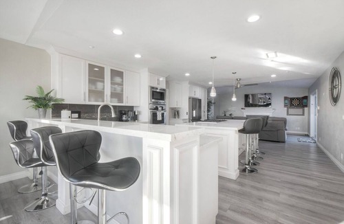 Fire Mountain House | Ocean View Poolside Retreat