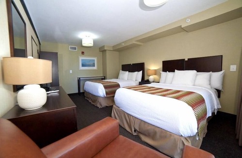 Tybee Island Hotel | Ocean View Suite w/Full Kitchen, Free WiFi, & Huge Private Balcony