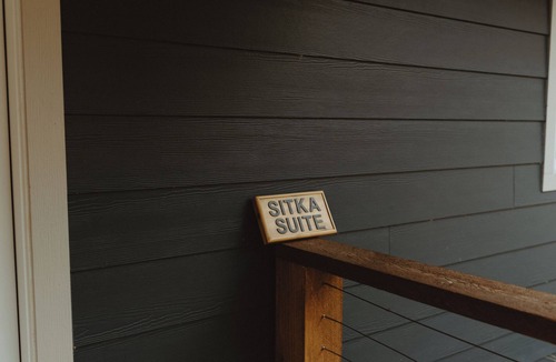 Powell River House | Oceanfront luxury suite with hot tub, sauna, pet friendly - Sitka Suite
