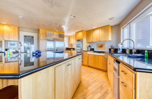 Rockaway Beach House | Oceanfront, dog-friendly beach house with game room & plenty of room