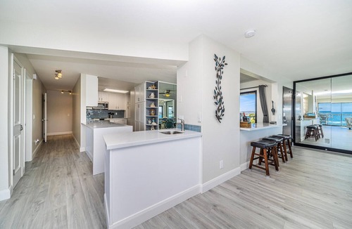 South Mission Beach House | Oceanfront * Penthouse * Views Galore * Pets OK!
