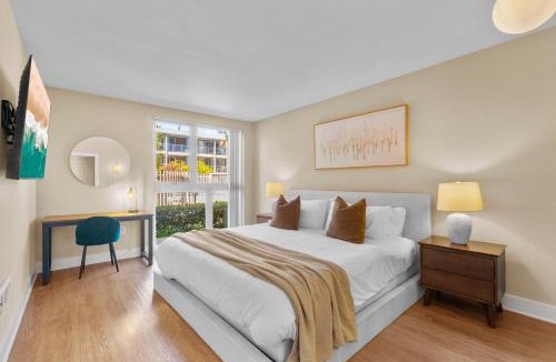 Los Angeles County Apartment | Oceanfront Serenity - 2BR Marina del Rey Luxury Suite