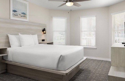Galveston Hotel | Oceanfront Stay w/Tennis & Waterpark Access Nearby | Two 2BR Villas