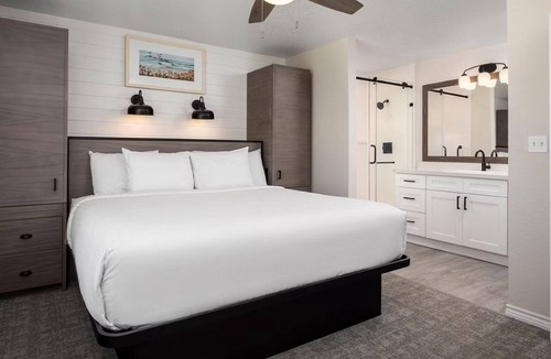 Galveston Hotel | Oceanfront Stay w/Tennis & Waterpark Access Nearby | Two 2BR Villas