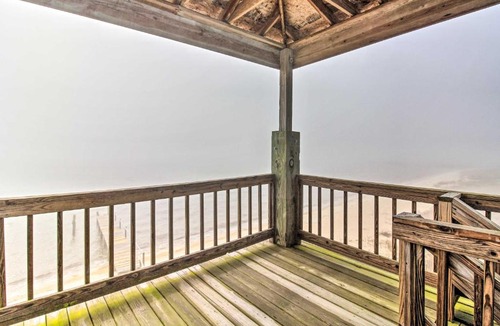 Ocean Springs House | Oceanfront Stilt House with Deck on Private Beach!