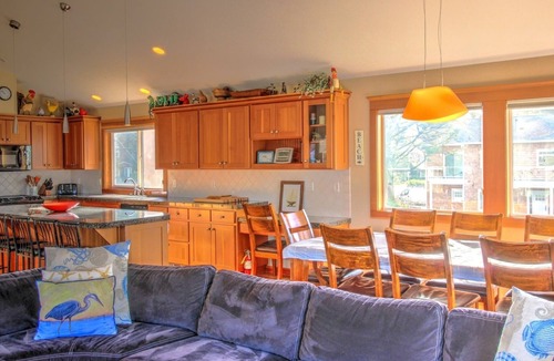 Tolovana Park House | Oceanhouse-1 block to the beach-Cannon Beach Property Management