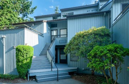 Birch Bay Apartment | Oceanview Escape at Birch Bay with indoor Pool & Hot Tub