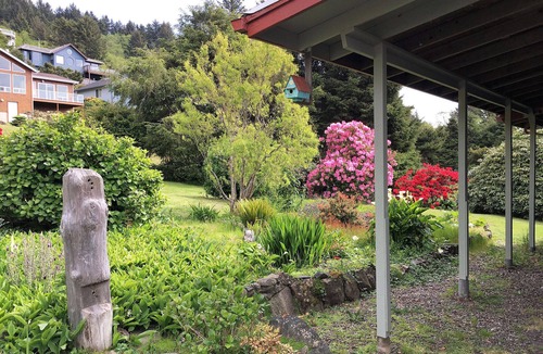 Yachats House | Oceanview- Family and Pet Friendly - Tidepools across street