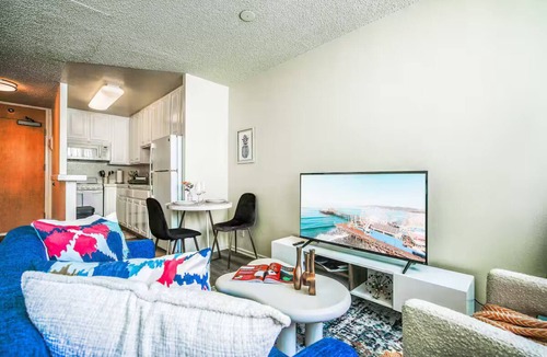 Downtown Apartment | Oceanview Penthouse Luxury Stay Steps To the Beach