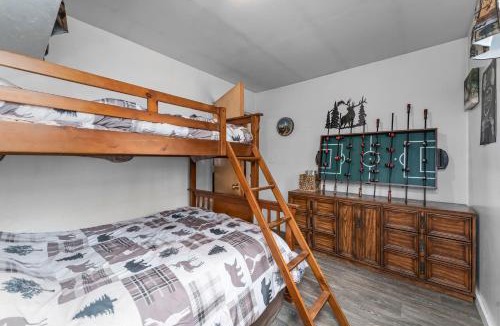 Cascade House | Off Grid Cozy Private Cabin