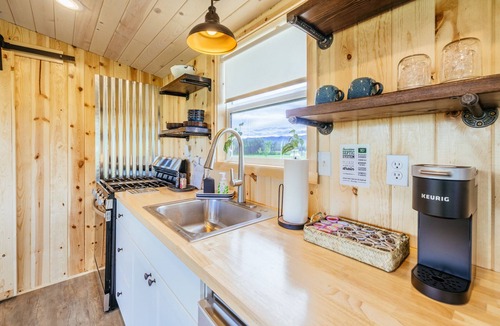 Whitehall Cottage | Off-grid tiny home in apple orchard with million-dollar mountain views!