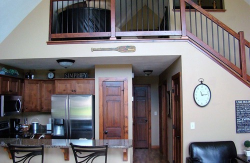 Spirit Lake Cabin | Okoboji Relaxing Getaway! Spectacular View! Vacation Cabin In Bridges Bay Resort