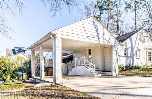 Old Irving Park House | Old Irving Park 7BR with Hot Tub