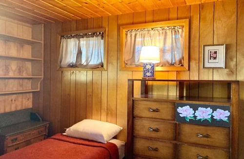 Polson Cottage | Old Orchard Sanctuary: Spacious Retreat w/Fireplace