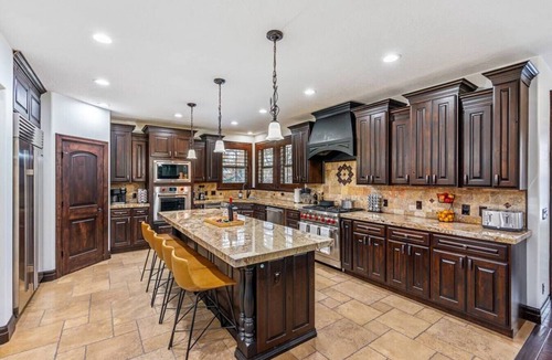 Olympus Cove House | Olympus Luxury-Prime Location- HotTub+Theater+More