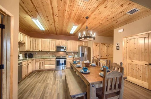 Gruene Condo | OM A6 Gruene Haus at Old Mills Resort