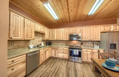 Gruene Condo | OM A6 Gruene Haus at Old Mills Resort