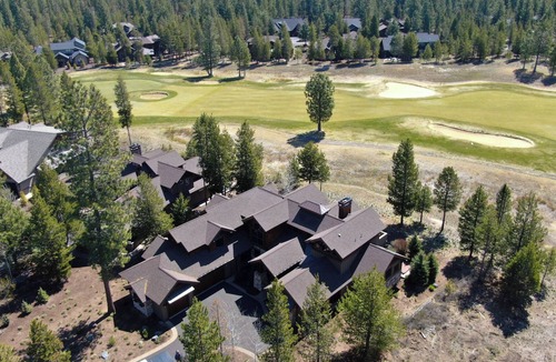 Sunriver House | ON CALDERA SPRINGS GOLF COURSE-Spacious 6-bedroom house in enchanting SunRiver!