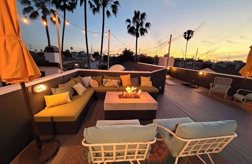 Venice Canals House | On the Grand Canal Rooftop Cinema FIFA2026