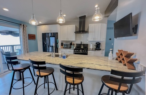 Vermilion House | On The Lake! 5 Bedroom Lakefront Home