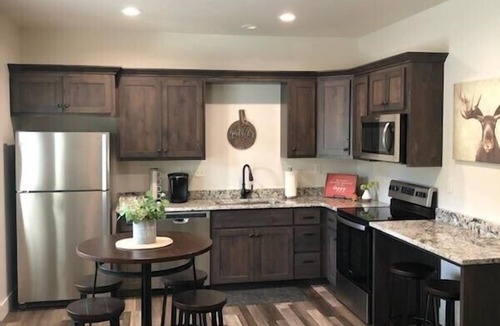 Salmon House | On the Salmon River-Cabin 1 - 2 Bed, 2 Bath, Sleeps 6