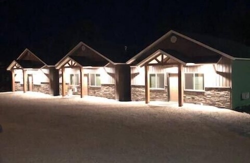 Salmon House | On the Salmon River-Cabin 2 - 2 Bed, 2 Bath, Sleeps 6
