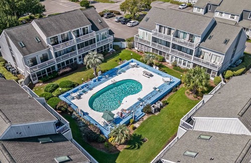 Little River Apartment | One Bedroom One Bath Condo at Golf Colony