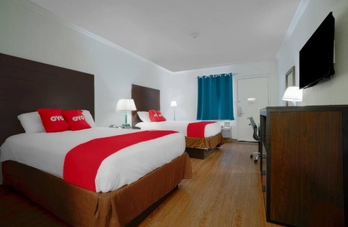 Kingsville Hotel | One Room w/Two Double Beds | Gym Access | Near LE Ramey Golf Course