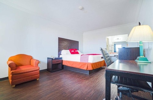 Kingsville Hotel | One Unit w/King Bed | Free Parking | Near Baffin Bay & LE Ramey Golf Course