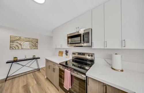 South Redondo Apartment | Oneluxstay 3BR Home Near the Beach