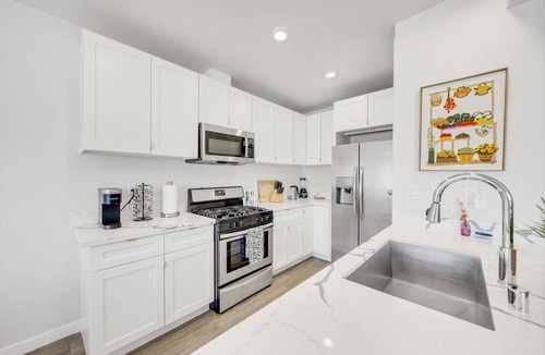 Southwood Riviera Hotel | OneLuxStay Coastal 2BR Near Beach